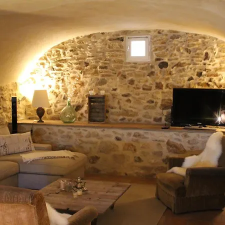 Les Romarins B&B, 10 Min D'Uzes, Piscine Et Grand Jardin, Table D'Hote-2