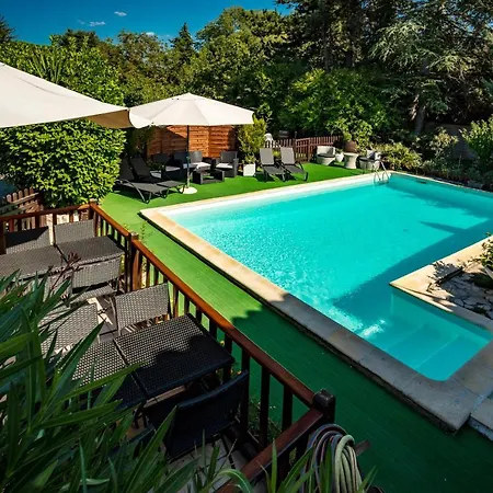 LOGIS HOTEL RESTAURANT L' Auberge d'Uzes-2